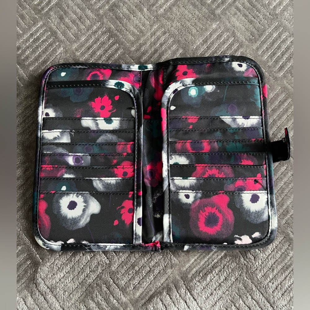 Lug Tandem Snap Wallet - Picture 2 of 5